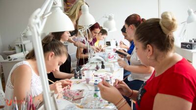 Curs Stilist Protezist Unghii - Program de Dimineață Sibiu 