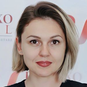 Laura Molnar
