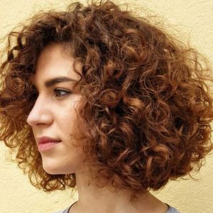 Tunsoare Feminină Treaptă și Bob
